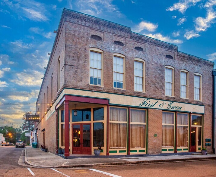 More Photos Of 97 1st St, Grenada General Retail For Sale