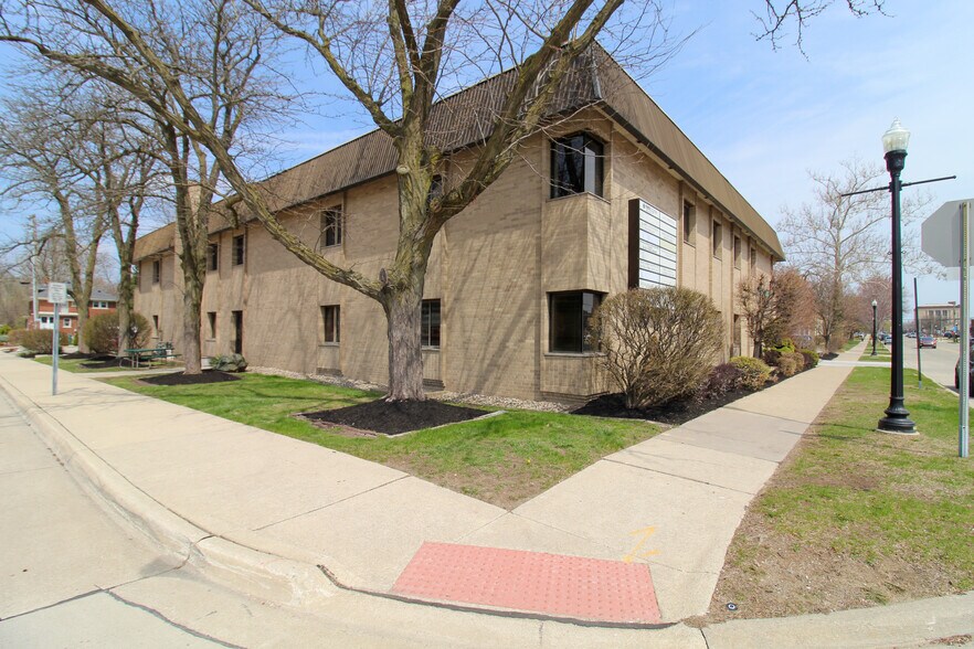 More Photos Of 22190 Garrison St, Dearborn Medical For Lease