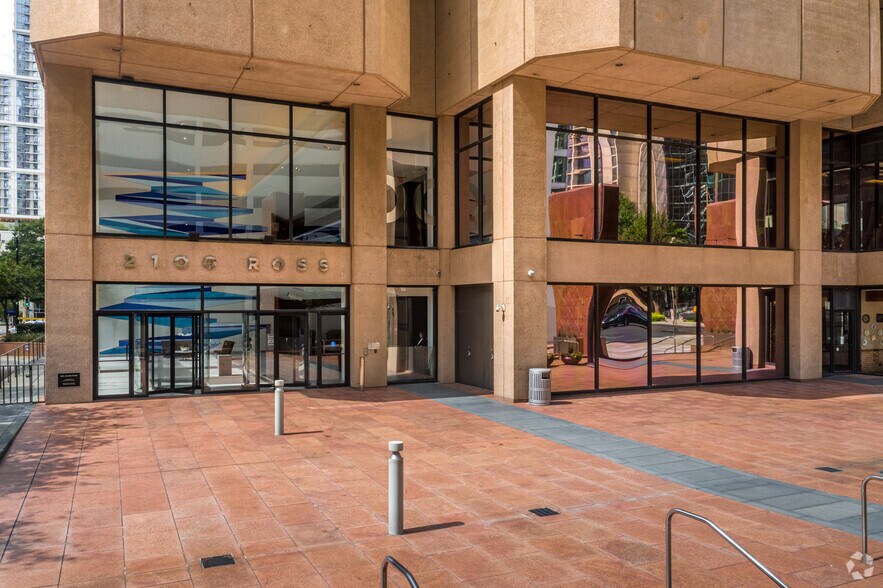 More Photos Of 2100 Ross Ave, Dallas Office For Lease