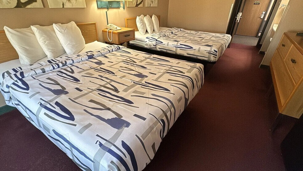 More Photos Of 288 US Highway 14 W, De Smet Hotel For Sale