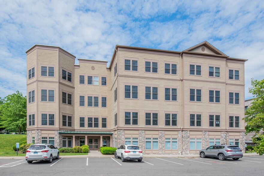 More Photos Of 464 Heritage Rd, Southbury Medical For Lease