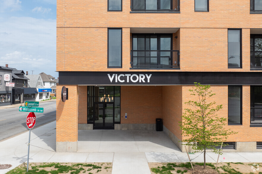 Primary Photo Of 900 Leonard St NW, Grand Rapids Storefront For Lease