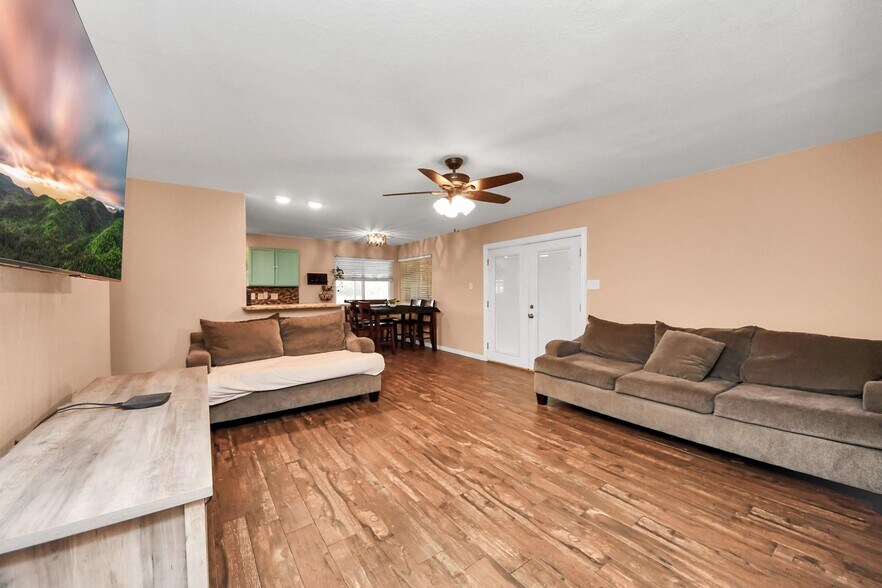 More Photos Of 2534 Garden Rd, Pearland Specialty For Sale