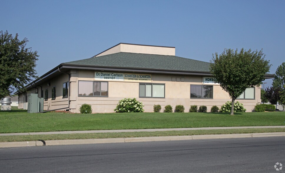 More Photos Of 720 Century Ave SW, Hutchinson Office For Sale