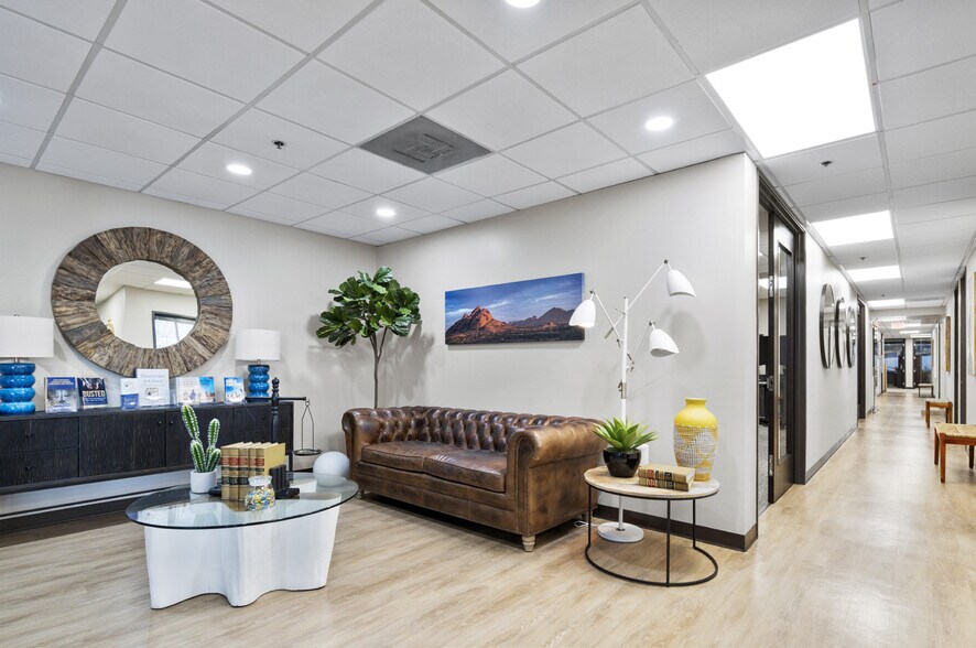 More Photos Of 202 E Earll Dr, Phoenix Medical For Sale