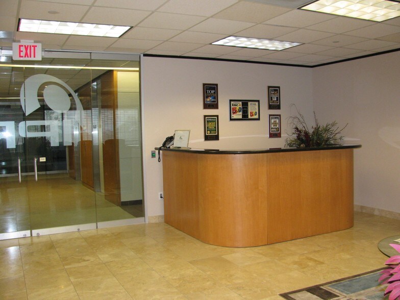 More Photos Of 2002 Timberloch Pl, The Woodlands Coworking Space