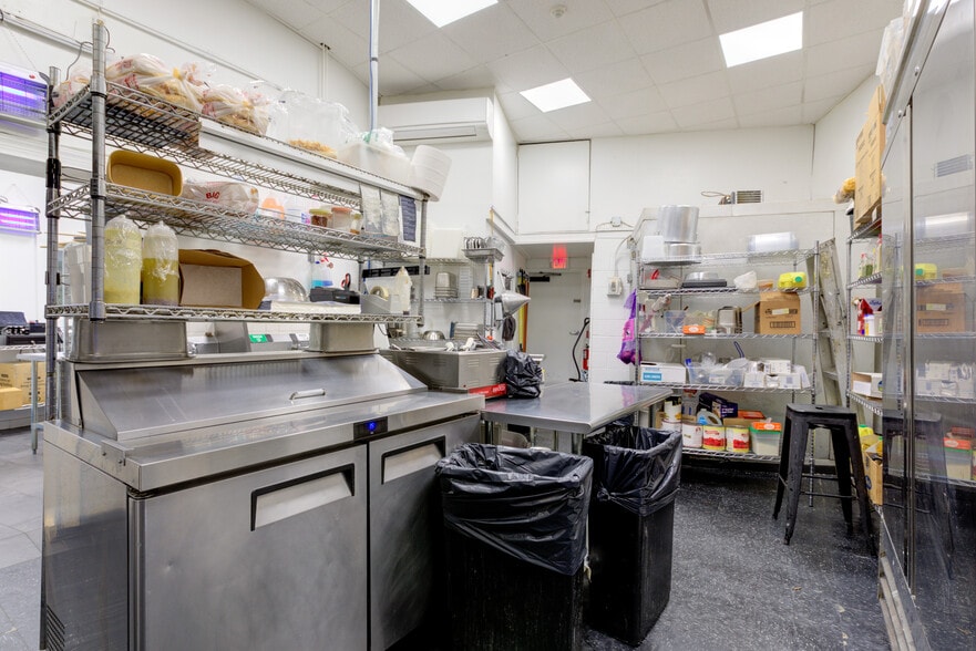 More Photos Of 1517 N 4th St, Philadelphia Showroom For Sale