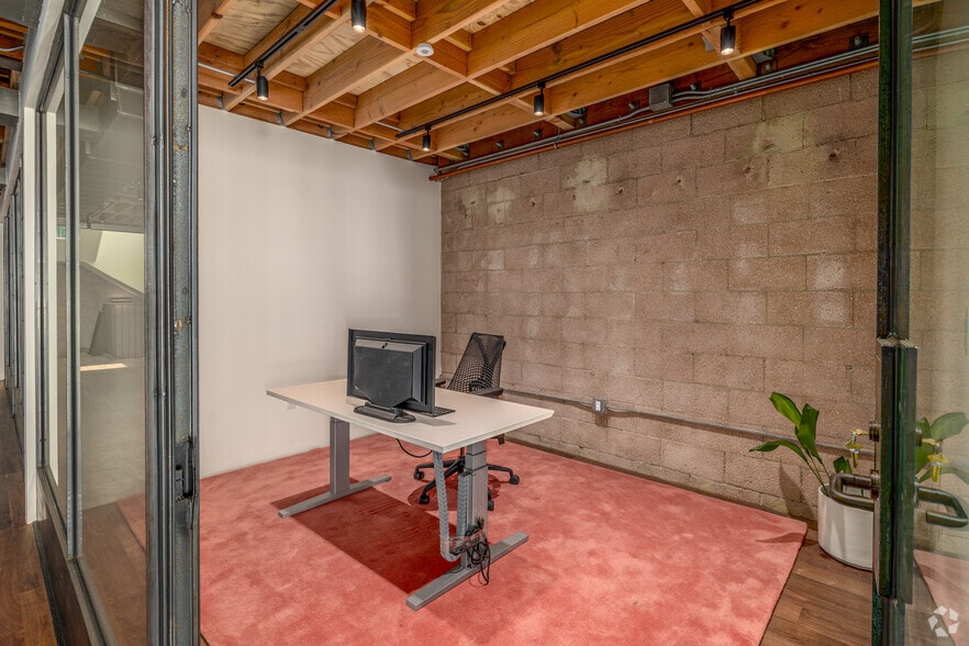 More Photos Of 5872 Smiley Dr, Culver City Loft Creative Space For Lease