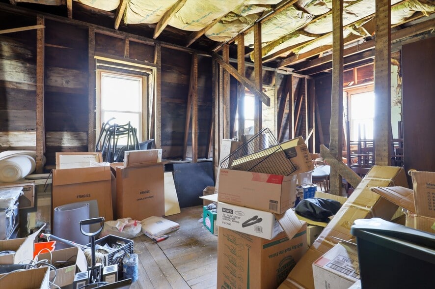 More Photos Of 641 Old Elm St, Conshohocken Bar For Sale