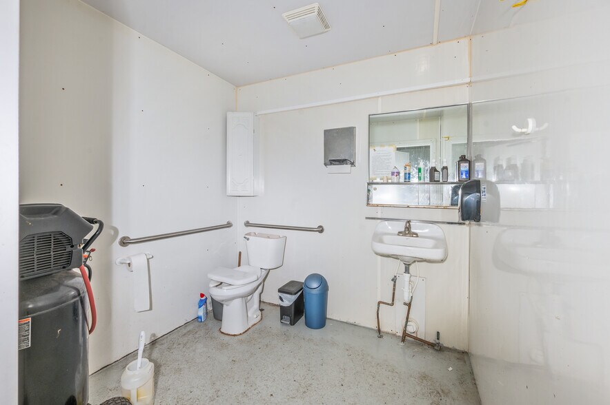 More Photos Of 19055 12 Mile Rd, Big Rapids Industrial For Sale