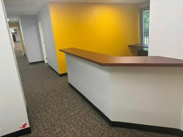 More Photos Of 27600 Northwestern Hwy, Southfield Office For Lease