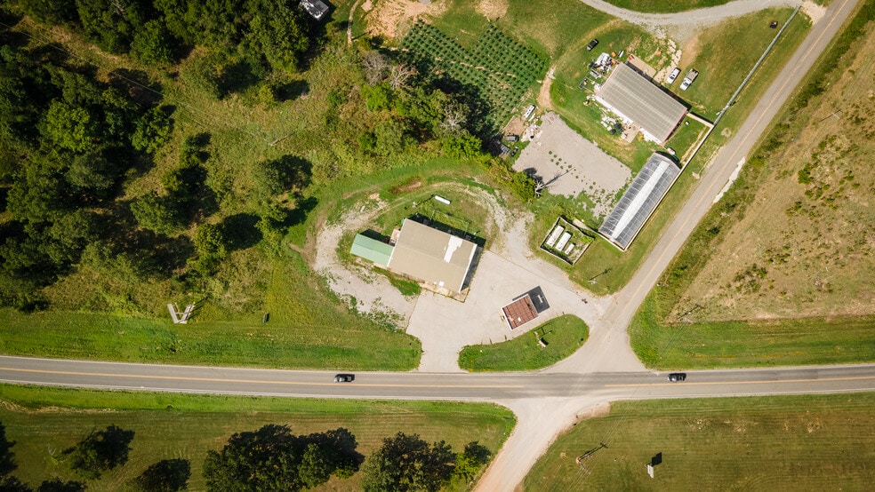 More Photos Of 7015 Highway 82, Tahlequah Convenience Store For Sale