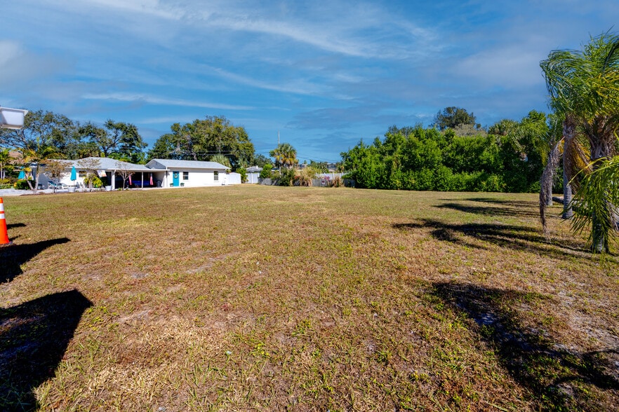 More Photos Of 0 144th St, Largo Land For Sale