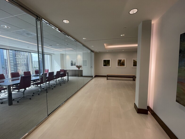 More Photos Of 401 Congress Ave, Austin Office For Lease