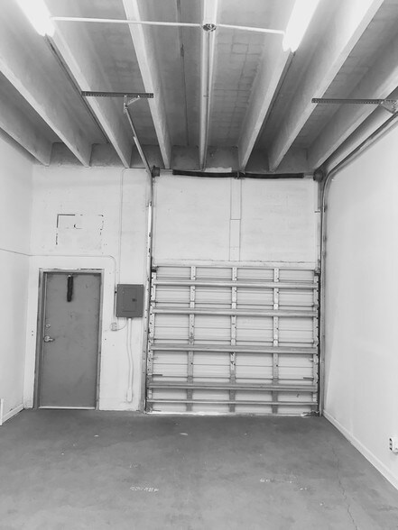 More Photos Of 1211 Okeechobee Rd, West Palm Beach Warehouse For Lease