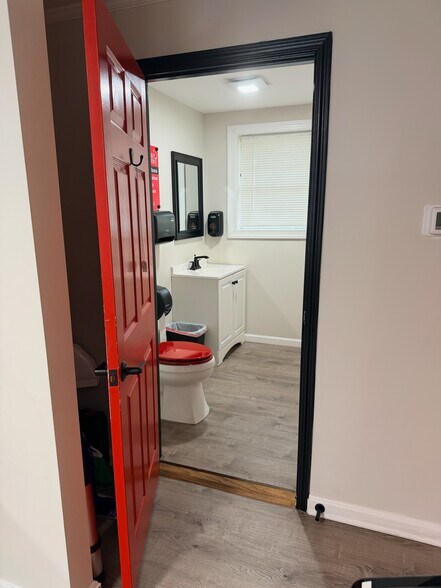 More Photos Of 1052 Powder Springs Rd SW, Marietta Office Residential For Lease