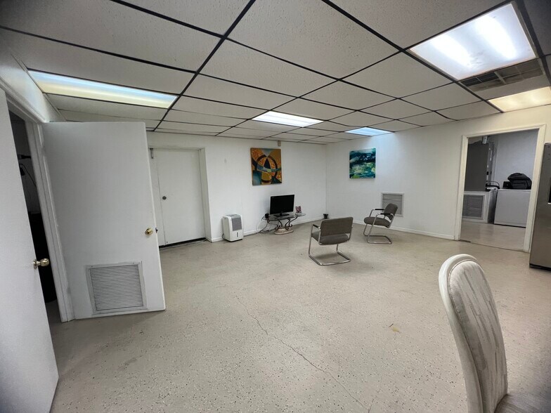 More Photos Of 3887 E US-90 Hwy, Lake City Warehouse For Lease