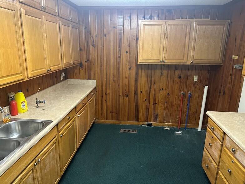 More Photos Of 115 W Park Ave, Valdosta Specialty For Sale