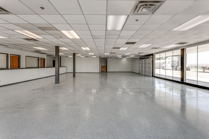 More Photos Of 3500 NW 39th St, Oklahoma City Office For Sale