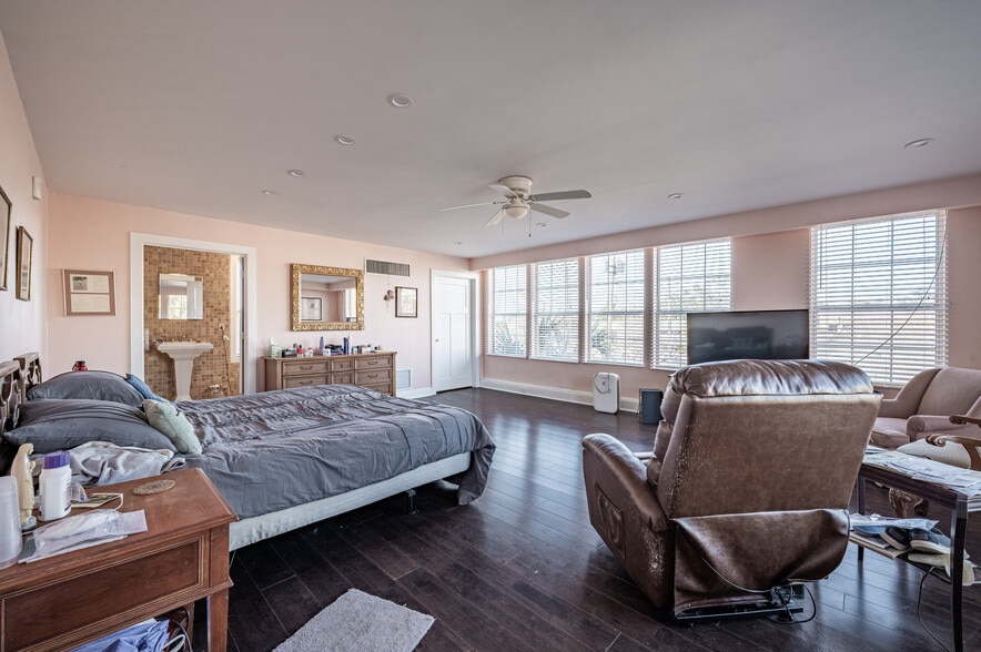 More Photos Of 160 W Haines Blvd, Lake Alfred Self Storage For Sale