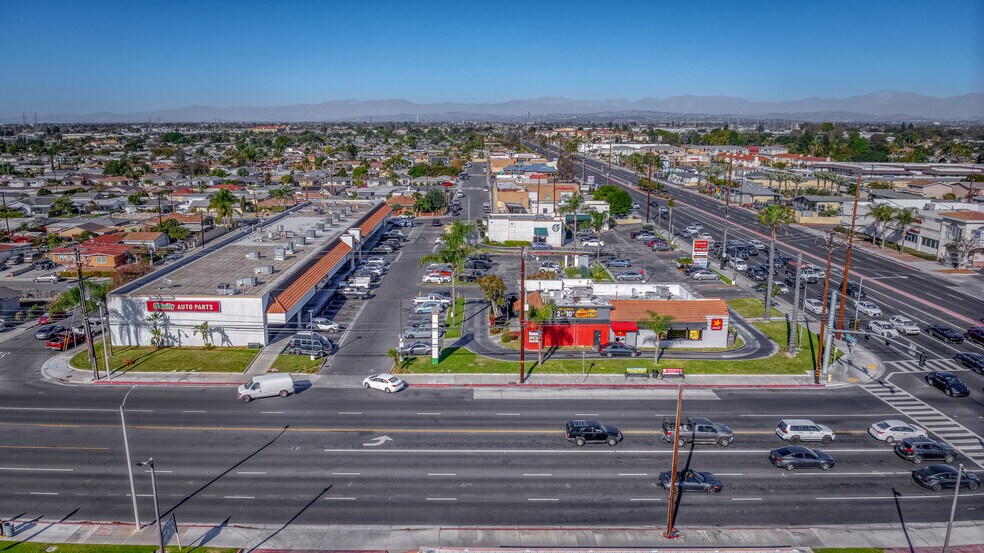 More Photos Of NWC BEACH BLVD & CHAPMAN AVE, Stanton Fast Food For Lease