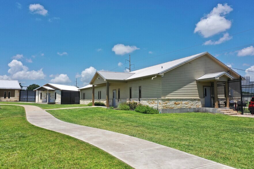 More Photos Of 4150 Highway 36 S, Brenham Shelter For Sale