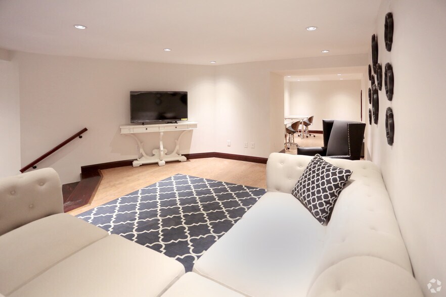 More Photos Of 1014-1024 Locust St, Saint Louis Apartments For Sale