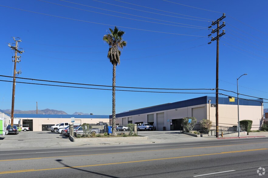 Primary Photo Of 9790-9792 Glenoaks Blvd, Sun Valley Warehouse For Lease