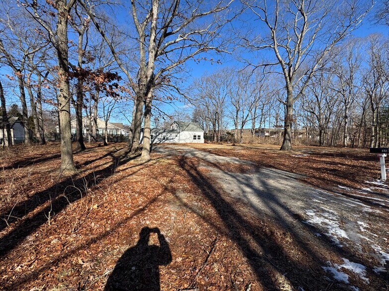 More Photos Of 35 Neslo Dr, Nesconset Flex For Lease