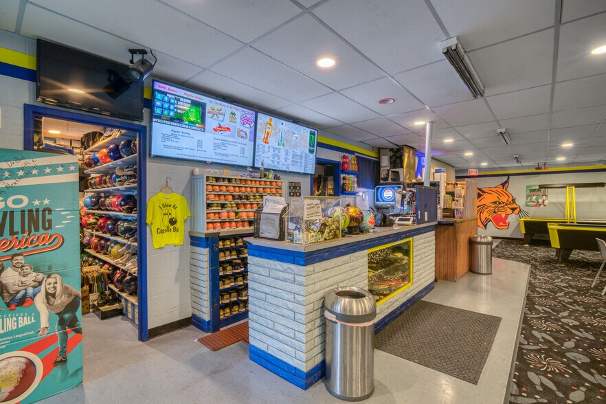 More Photos Of 1813 Main St, Cassville Bowling Alley For Sale