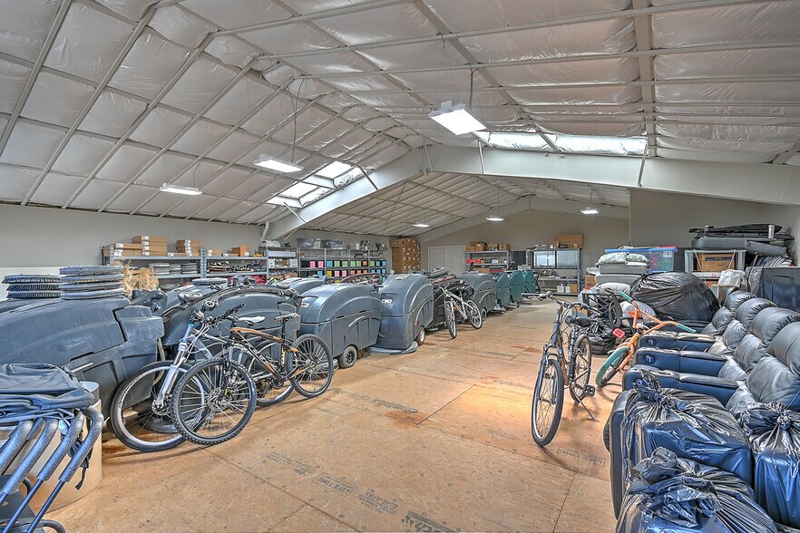 More Photos Of 317 Bluff City Hwy, Bristol Flex For Sale