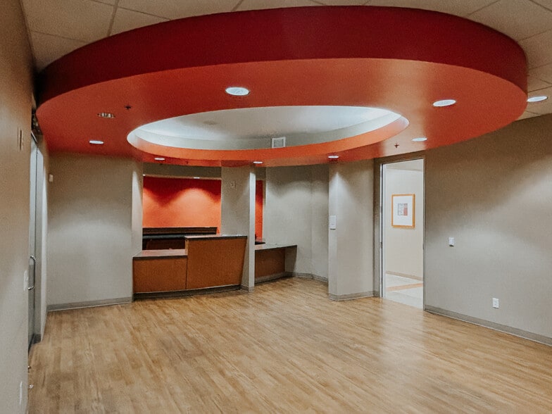 More Photos Of 1505 E Winding Way Dr, Friendswood Medical For Lease