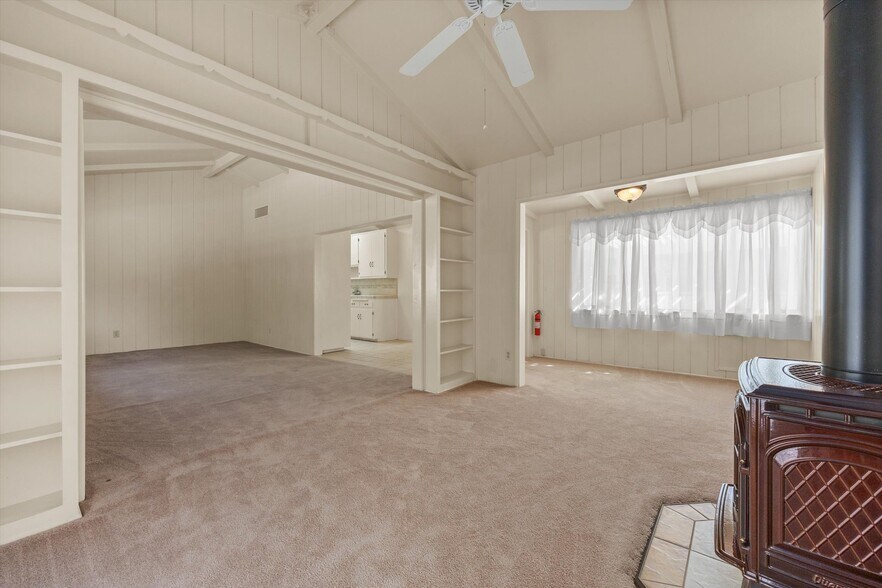 More Photos Of 16 Tobias St, Kernville Storefront Retail Residential For Sale