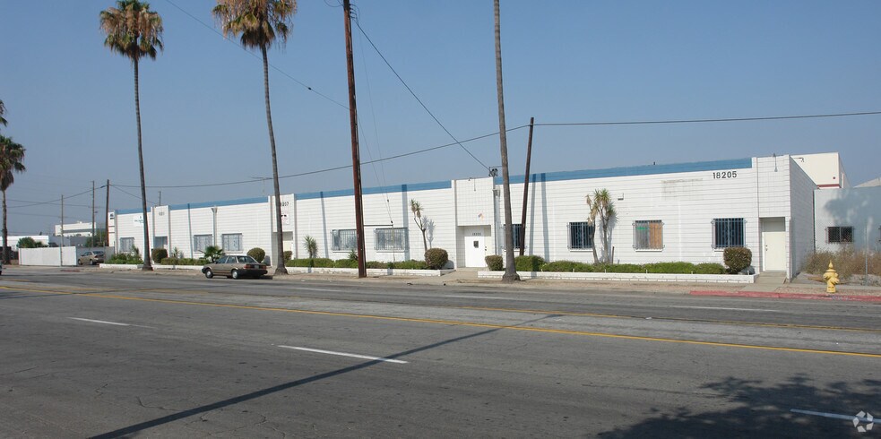 More Photos Of 18207 S Broadway, Gardena Warehouse For Lease
