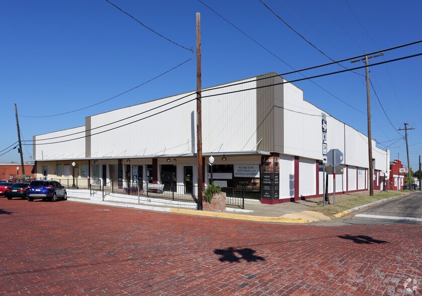 Primary Photo Of 102 W Main St, Wolfe City Freestanding For Sale