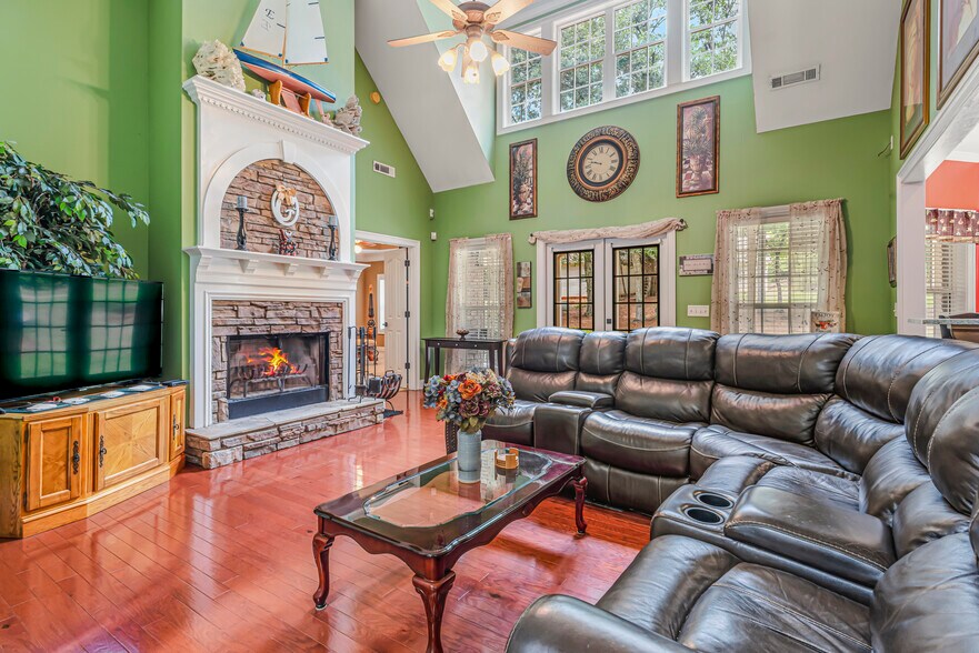 More Photos Of 170 St Gabriel Way, Fayetteville Light Manufacturing For Sale