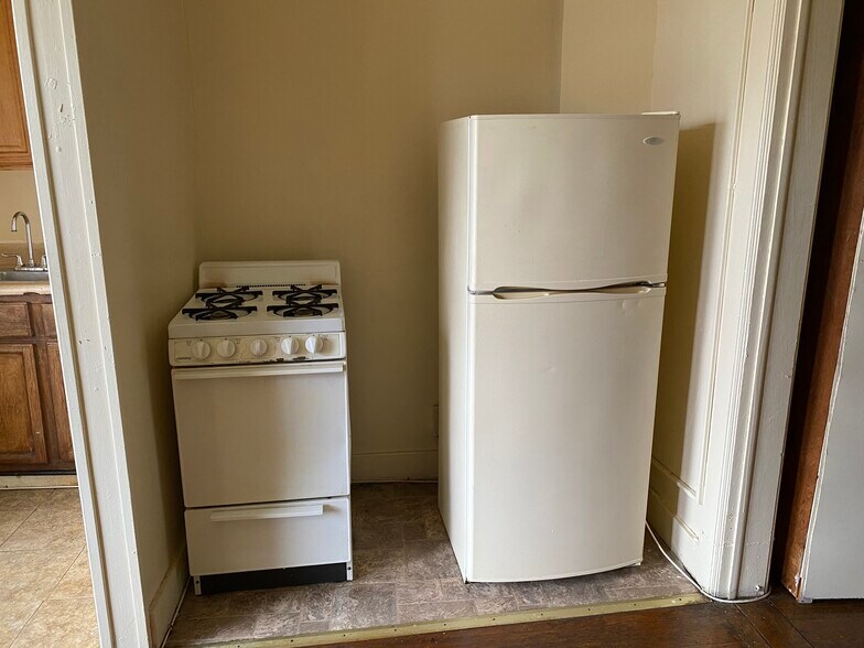More Photos Of 38 S Main Ave, Albany Multifamily For Sale
