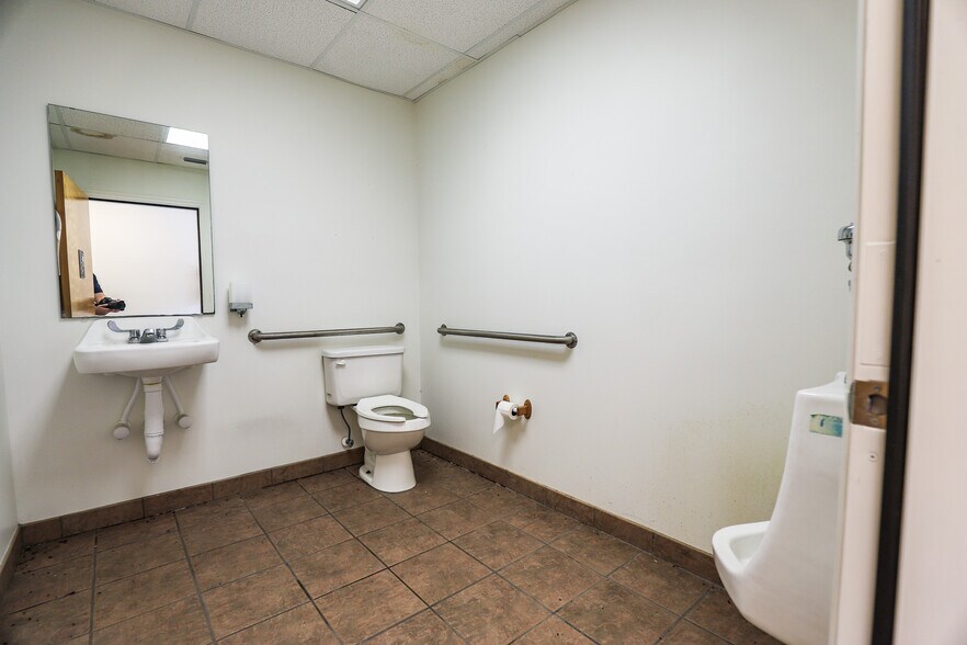 More Photos Of 13953 US Highway 301 S, Starke Unknown For Lease