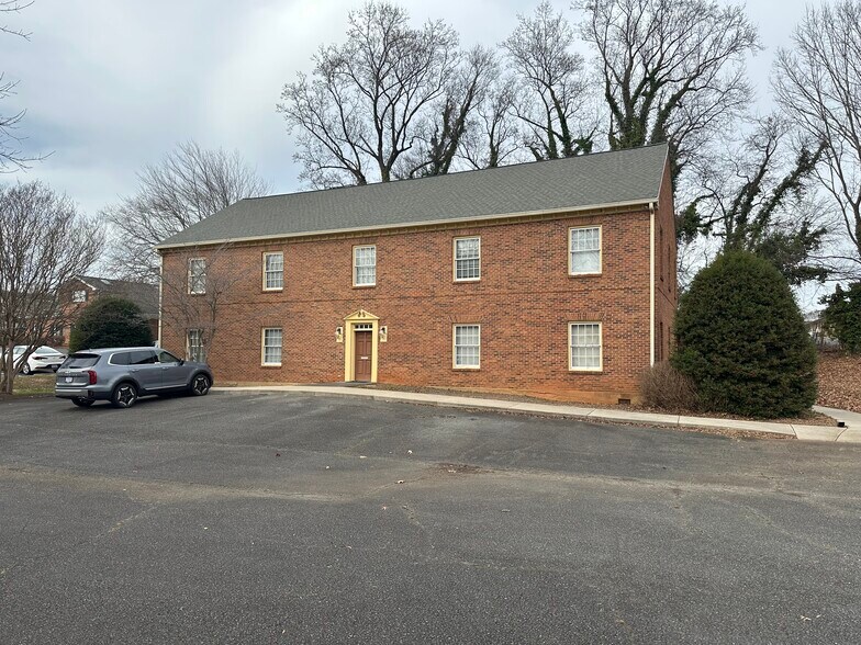More Photos Of 3805 Forrestgate Dr, Winston-Salem Office For Sale