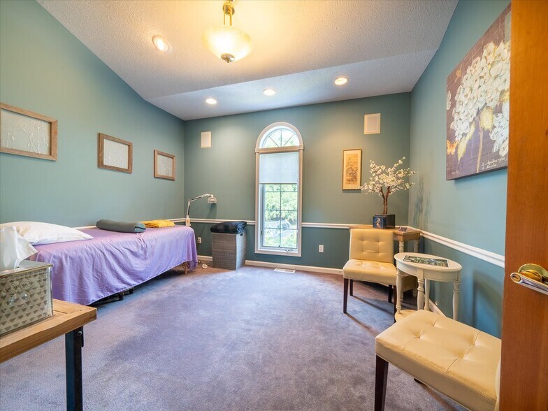 More Photos Of 55 Sullys Trl, Pittsford Office For Lease