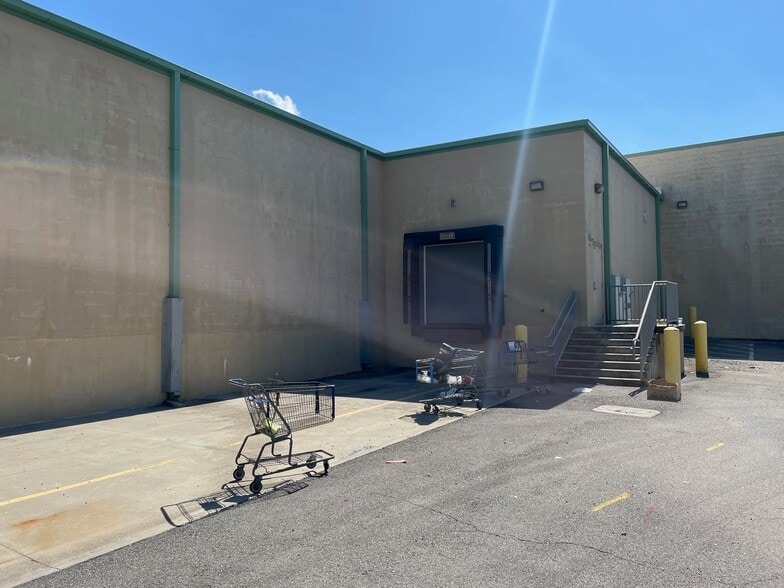 More Photos Of 419 Paul Huff Pky, Cleveland Unknown For Lease