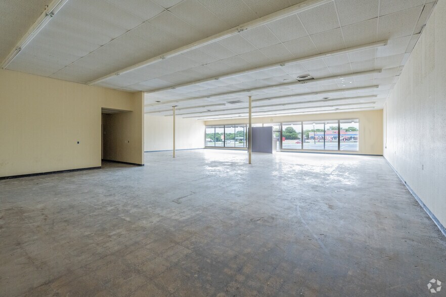 More Photos Of 8101-8155 Camp Bowie West Blvd, Fort Worth General Retail For Lease