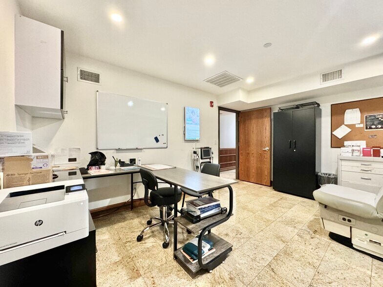 More Photos Of 8716 Avon St, Jamaica Apartments For Lease