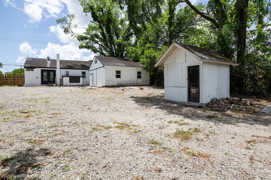 More Photos Of 511 Shipyard Blvd, Wilmington Office For Sale