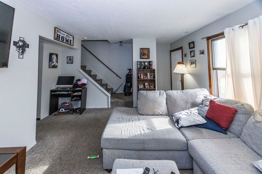 More Photos Of 3800 Grace Dr, Kent Multifamily For Sale
