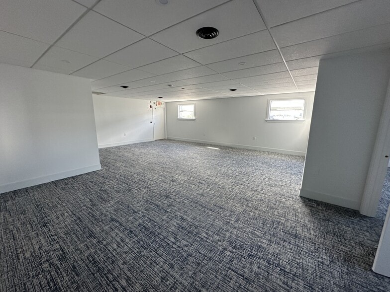 More Photos Of 30 Coronado Rd, Warwick Service For Lease