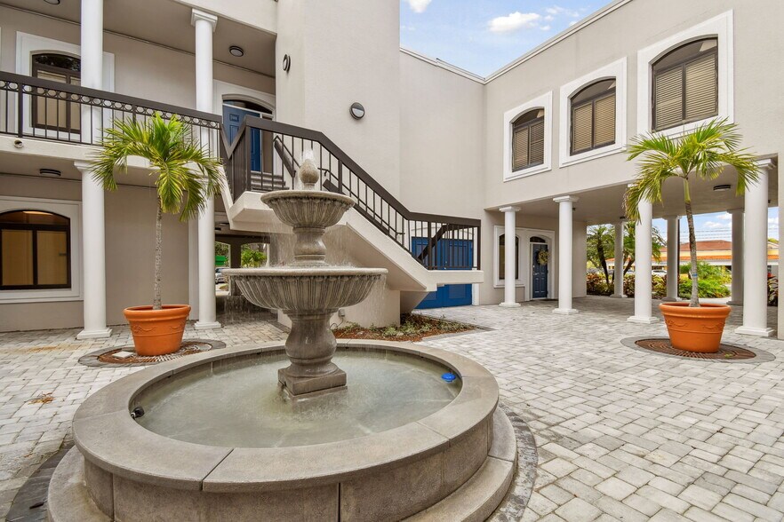 More Photos Of 15436 N Florida Ave, Tampa Unknown For Lease