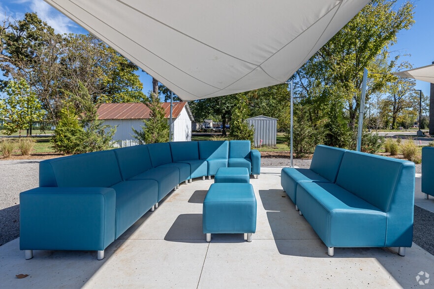 More Photos Of 627 Emma ave, Springdale Apartments For Lease