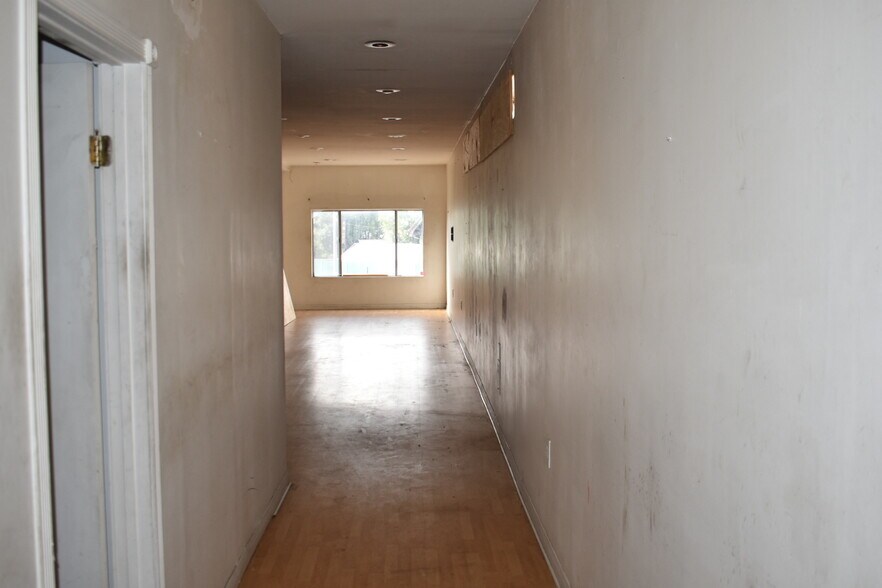 More Photos Of 5007-5009 W Adams Blvd, Los Angeles Storefront Retail Residential For Sale