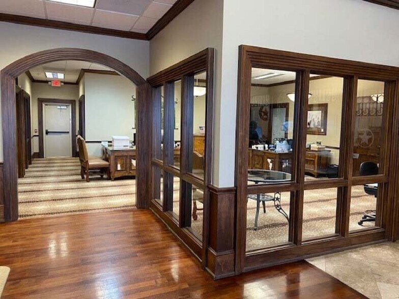 More Photos Of 14020 Highway 3, Webster Unknown For Lease